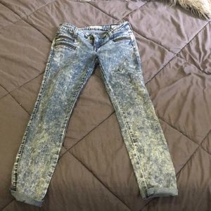 Guess women’s skinny jeans